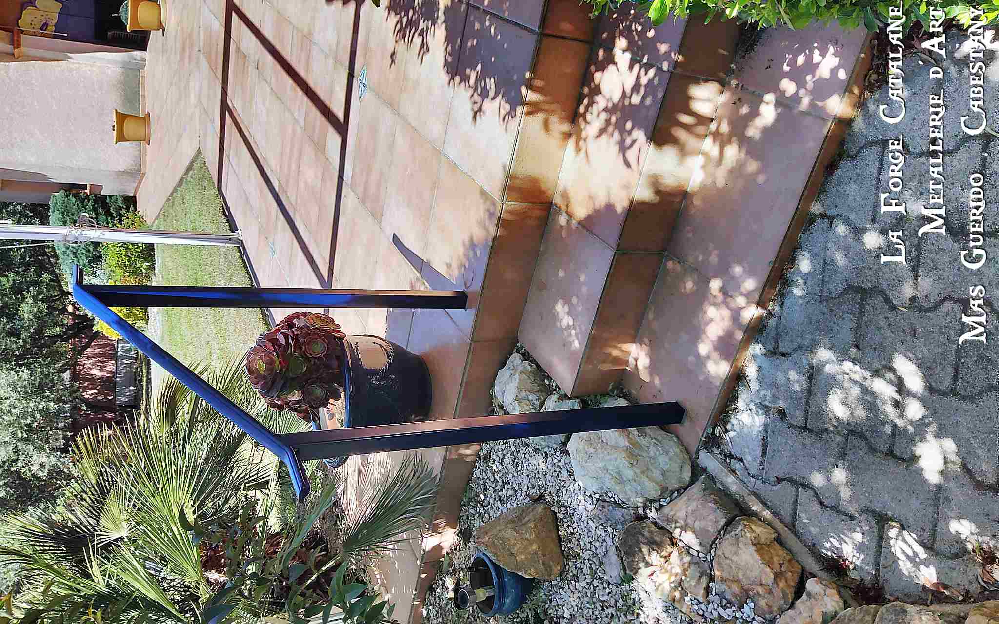 main courante moulure sur poteaux forge catalane.jpg